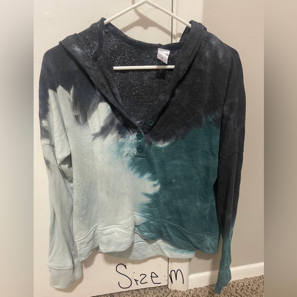 Tie-dye sweatshirt size medium